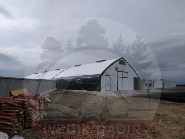 Kar Tutmaz Çadır